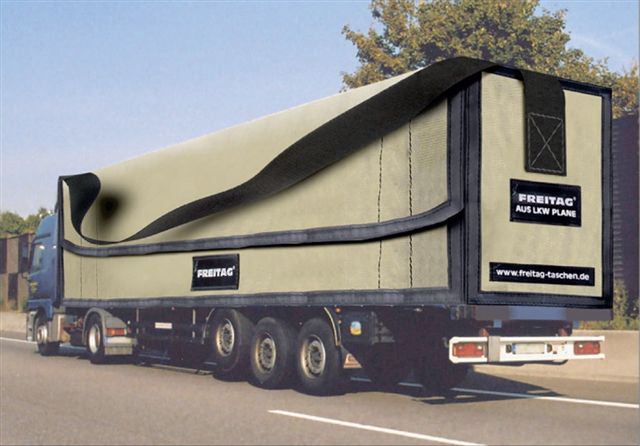 ATT00091 trompe l'oeil bag advertising on truck